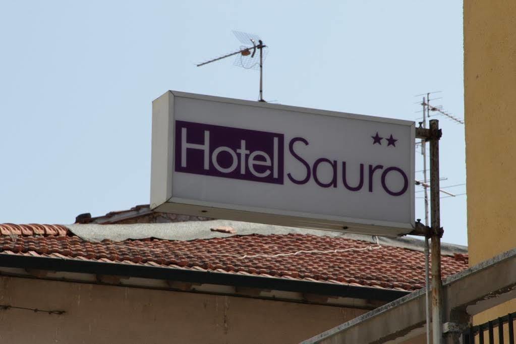 Hotel Sauro Виареджо Экстерьер фото